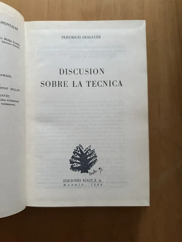 Tapa de Discusion sobre la tecnica - Dessauer, Friederich (2f5)