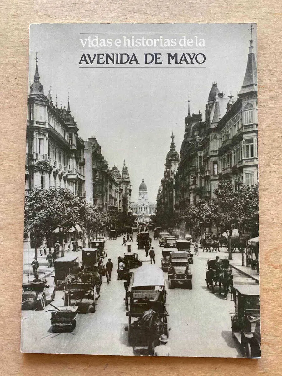 - Vidas E Historias De La Avenida De Mayo (A4)