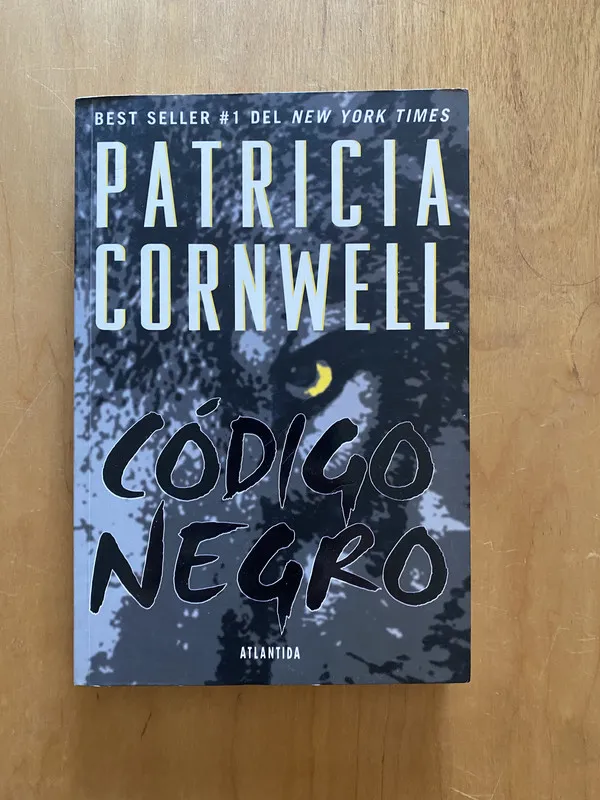Tapa de Codigo Negro - Cornwell, Patricia (2k1)