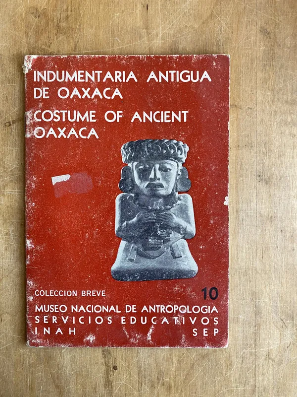 - Indumentaria antigua de Oaxaca (ñ5)