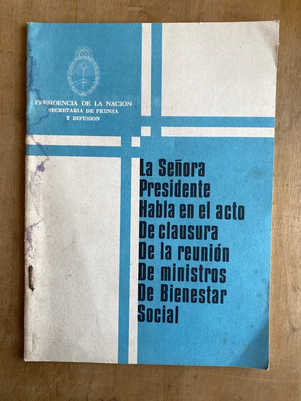 La señora presidente habla en- Martinez de Peron (ii4)