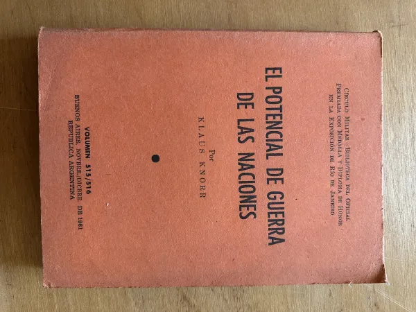 Tapa de El potencial de guerra de las naciones - Knorr, Klaus (2t3)