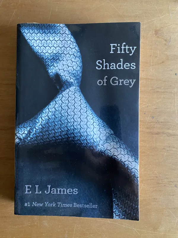 Fifty shades of Grey - James, E L (2v1)