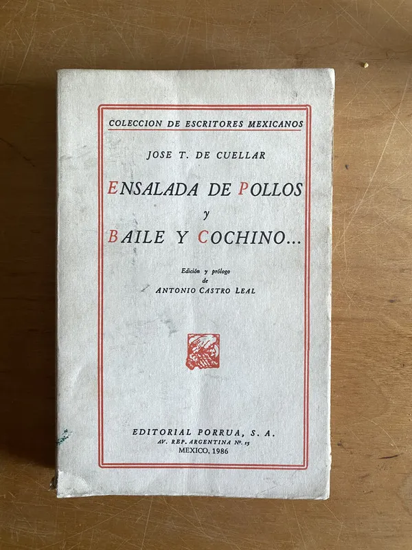 Ensalada de pollos y baile cochino - De Cuellar, Jose (2z2)