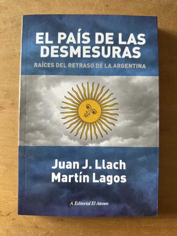 Tapa de El pais de las desmesuras - Llach; Lagos (3c5)