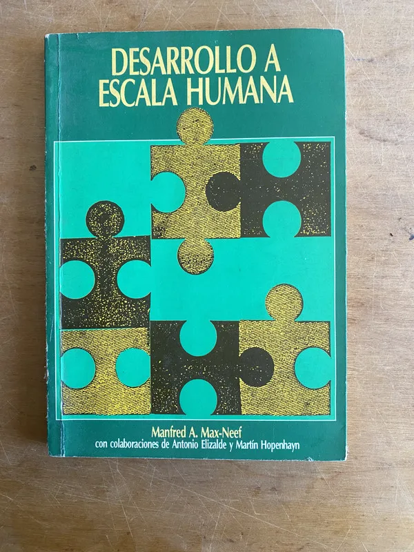 Desarrollo a escala humana - Max Neef, Manfred (3a8)