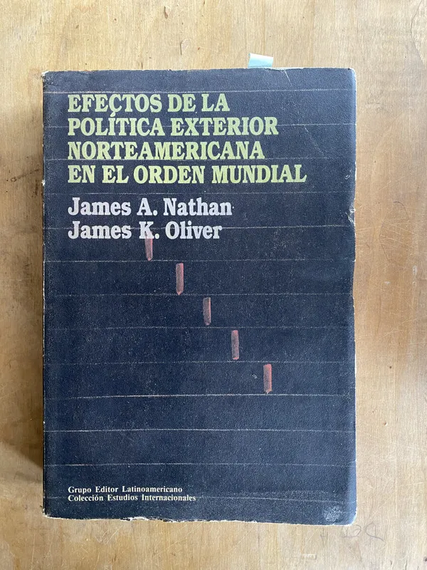 Tapa de Efectos de la politica exterior norteamericana- Nathan (a6)