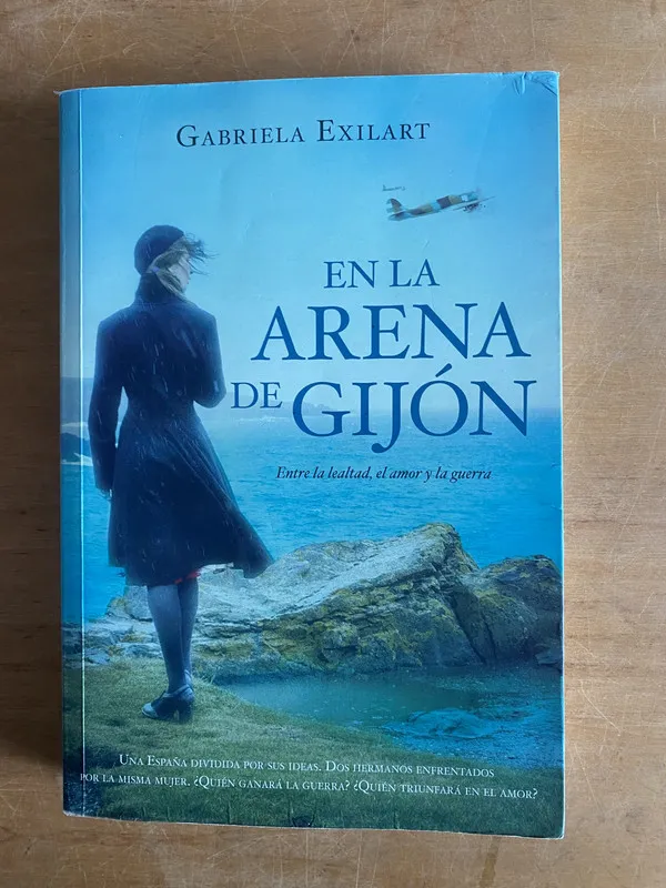 Tapa de En la arena de gijon - Exilart, Gabriela (3d2)