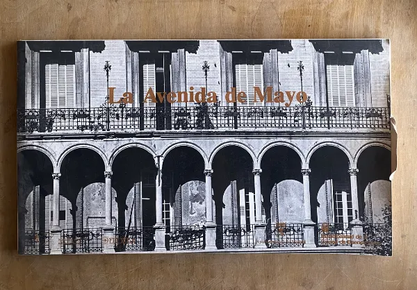 Tapa de - La Avenida de Mayo (jj1)