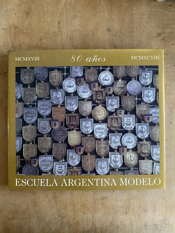 80 años. Escuela Argentina Modelo - (PYO1)