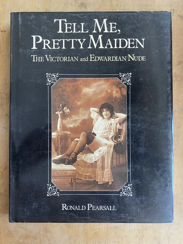 Tapa de Tell me Pretty Maiden. The Victorian and Ed- Pearsall (cc3)