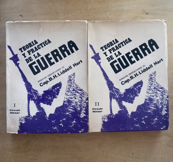 Tapa de Teoria y practica de la guerra - Liddell Hart, (a2)