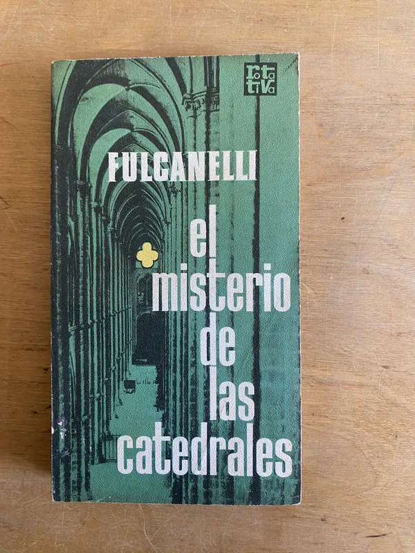 Tapa de El misterio de las catedrales - Fulcanelli (3n3)