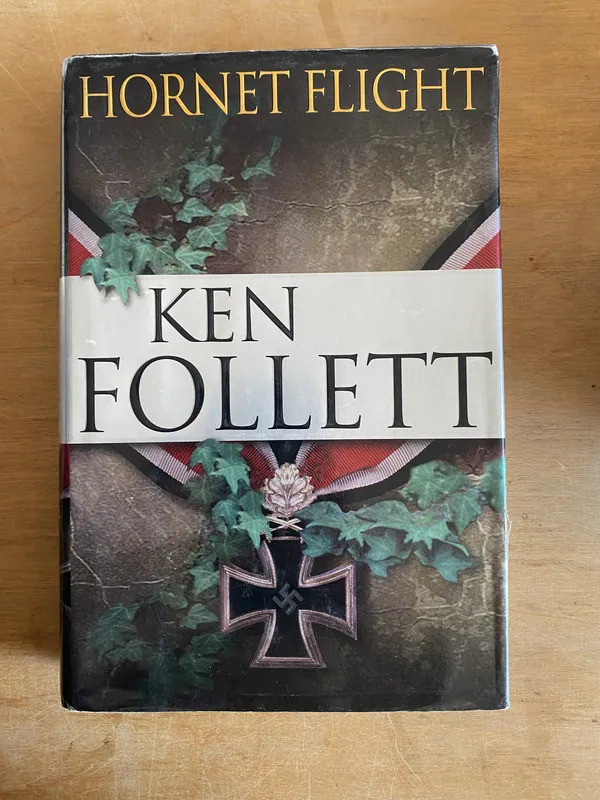 Ken Follett - Flight, Hornet (3n2)