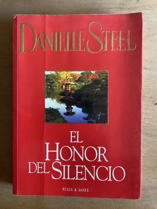 El honor del silencio - Steel, Danielle (3n6)