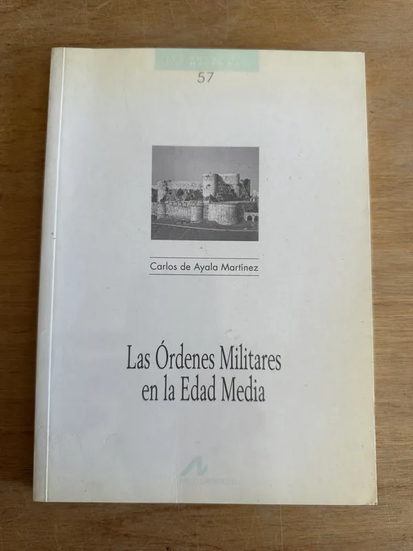 Tapa de Las ordenes militares en la Edad Media- Ayala Martinez (2m4