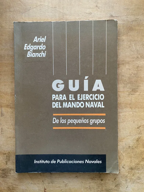 Tapa de Guia para el ejercicio del mando naval de - Bianchi (zz4)