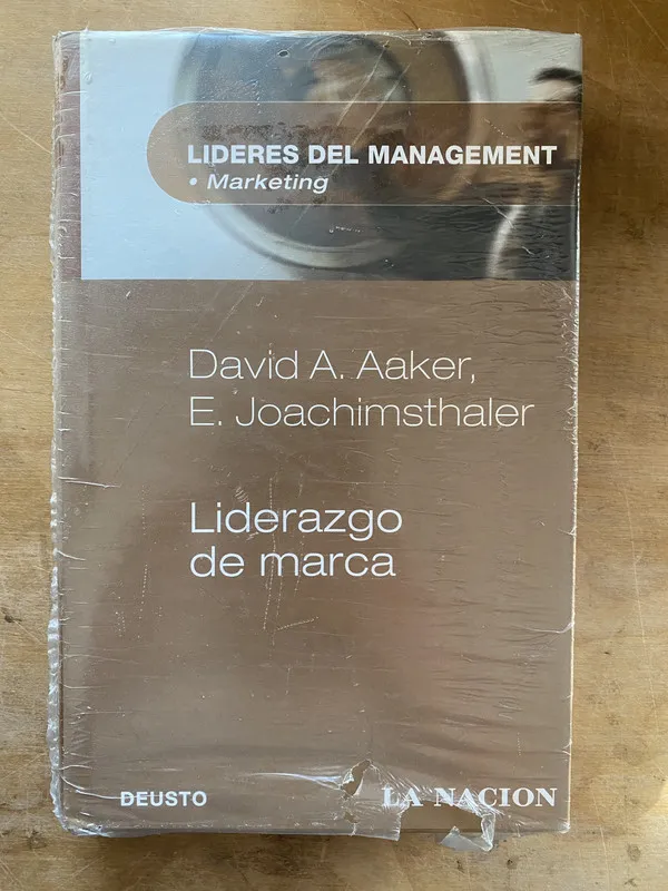 Tapa de Liderazgo de marca- Aaker David. A; Joachimsthaler E (zz6)