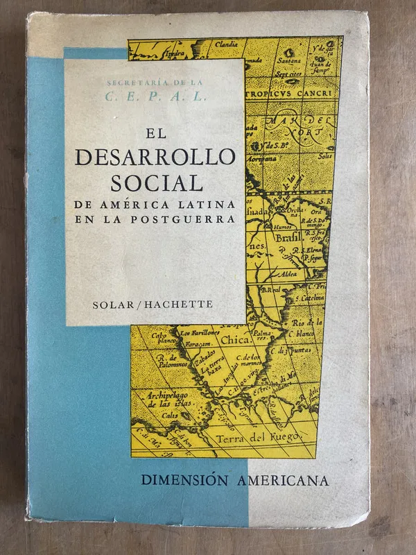 Tapa de El desarrollo social de America Latina en la Pos- Cepal (r2