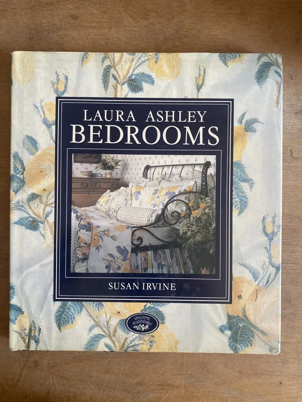 Laura Ashley Bedrooms - Irvine, Susan (2i0)