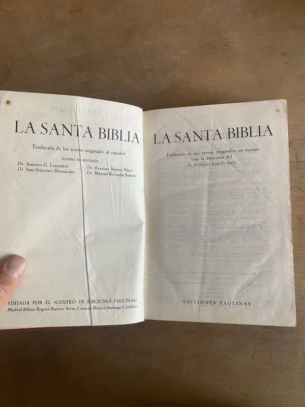 Tapa de La santa biblia (3j5)