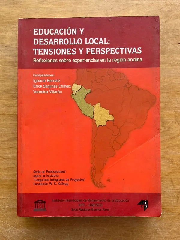 Tapa de Educacion y desarrollo local: tensiones y per - Hernaiz (j6