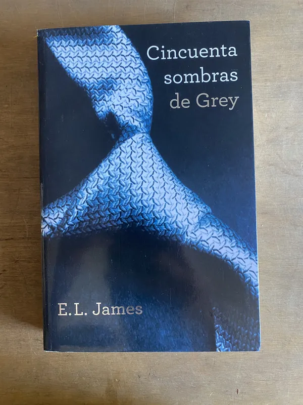 Tapa de Cincuenta sombras de Grey - James, E. L. (3i1)