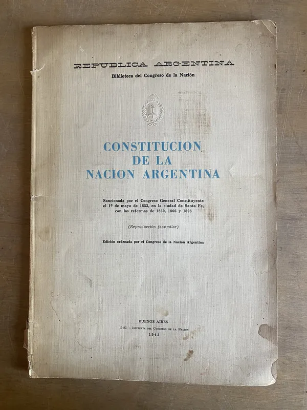 Constitucion de la Nacion Argentina - (2m6)