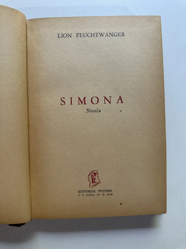 Simona - Feuchtwanger Lion (4B5)