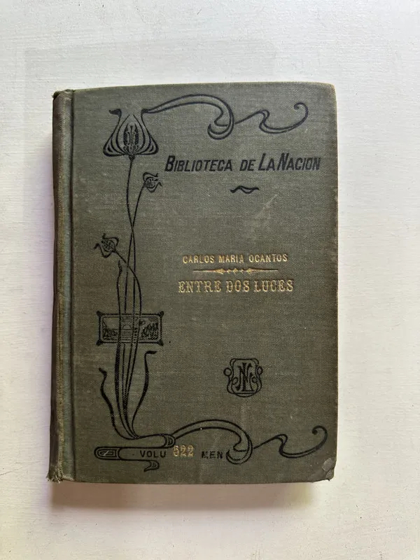 Tapa de Entre dos luces - Ocampo Carlos Maria (4G2)