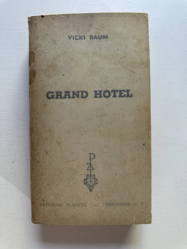 Grand Hotel - Baum Vicki (4i7)