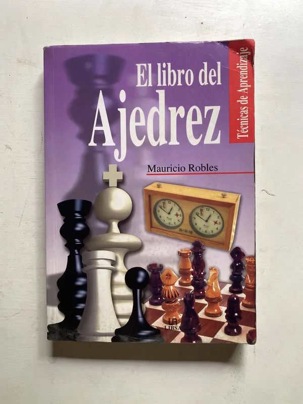 Tapa de El libro del ajedrez - Robles Mauricio (4j4)