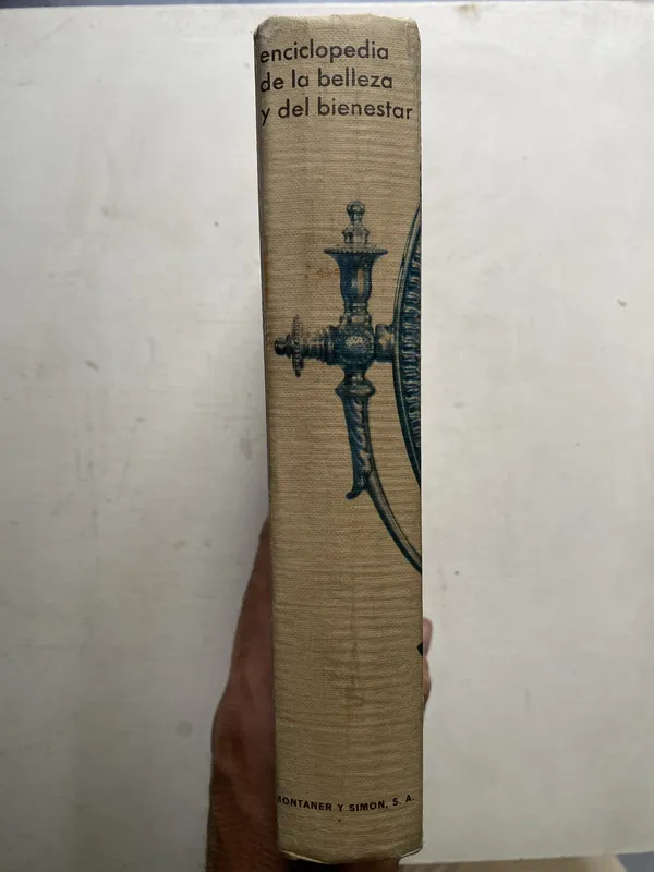 Tapa de Enciclopedia de la belleza y del bienestar - (4j7)
