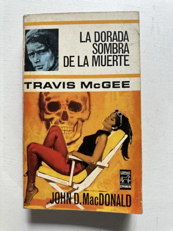 La dorada sombra de la muerte - MacDonald John D. (4N3)