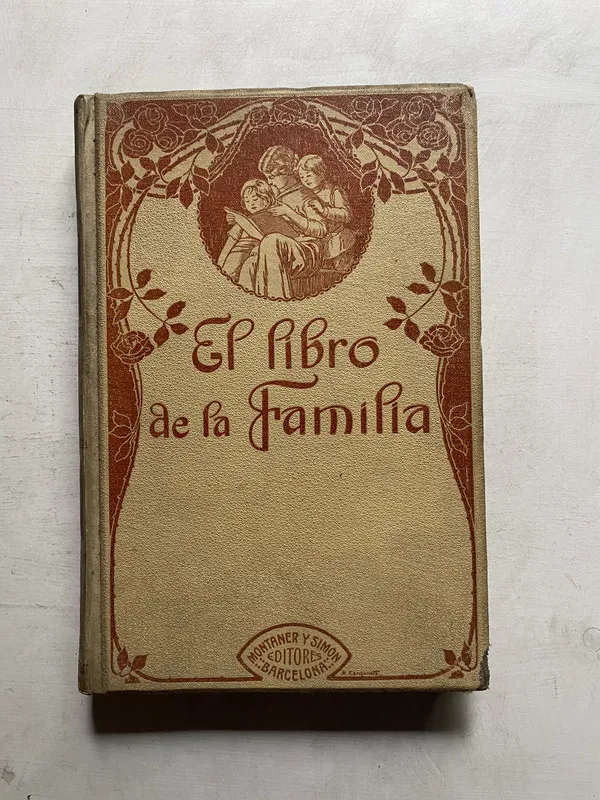 Tapa de El libro de la familia - Enseñat Juan Bautista (4e6)