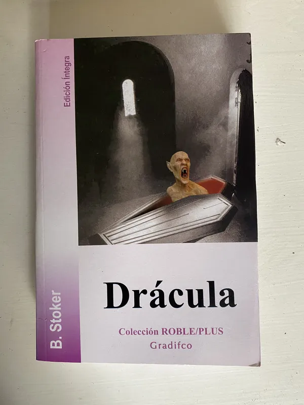 Tapa de Dracula - Stoker B. (4o1)