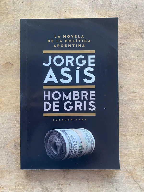 Hombre de gris - Asis Jorge (PP7)