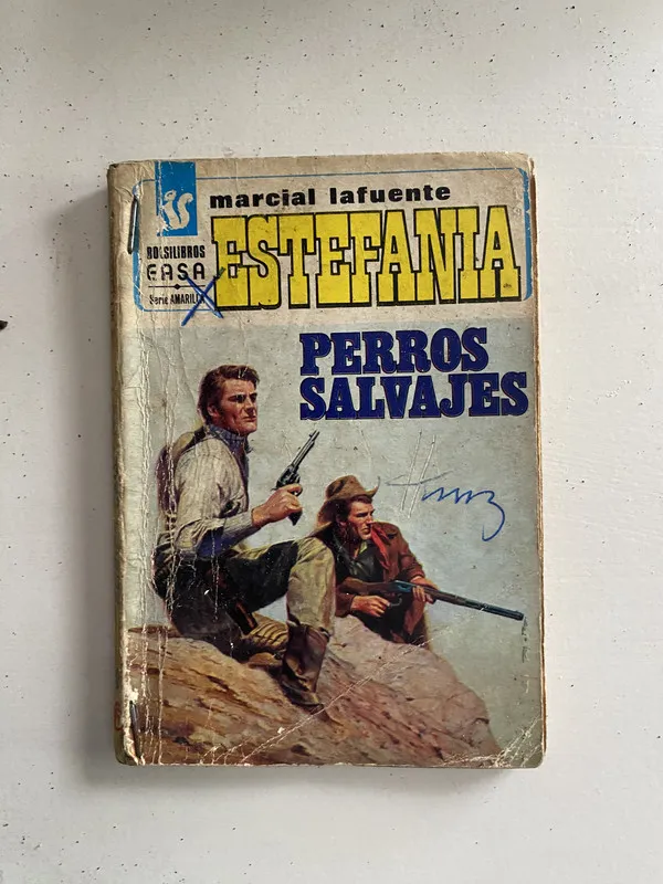 Tapa de Perros Salvajes - Estefania Marcial Lafuente (4o2)