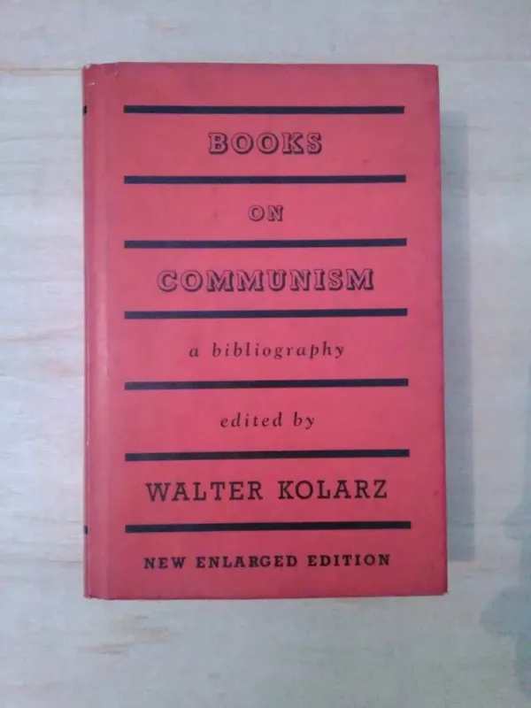 Tapa de Books On Communism A Bibliography - Walter Kolarz (Z2)