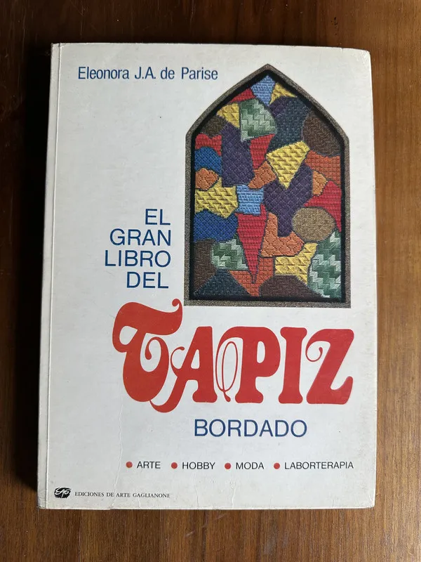 Tapa de El Gran Libro del Tapiz Bordado - de Parise (4v7)