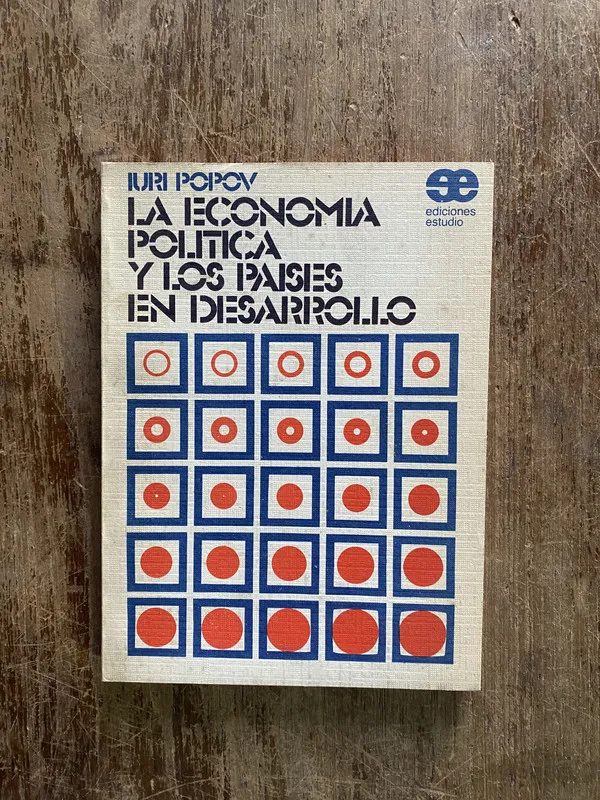 Tapa de La economia politica y los paises en - Popov (5i2)