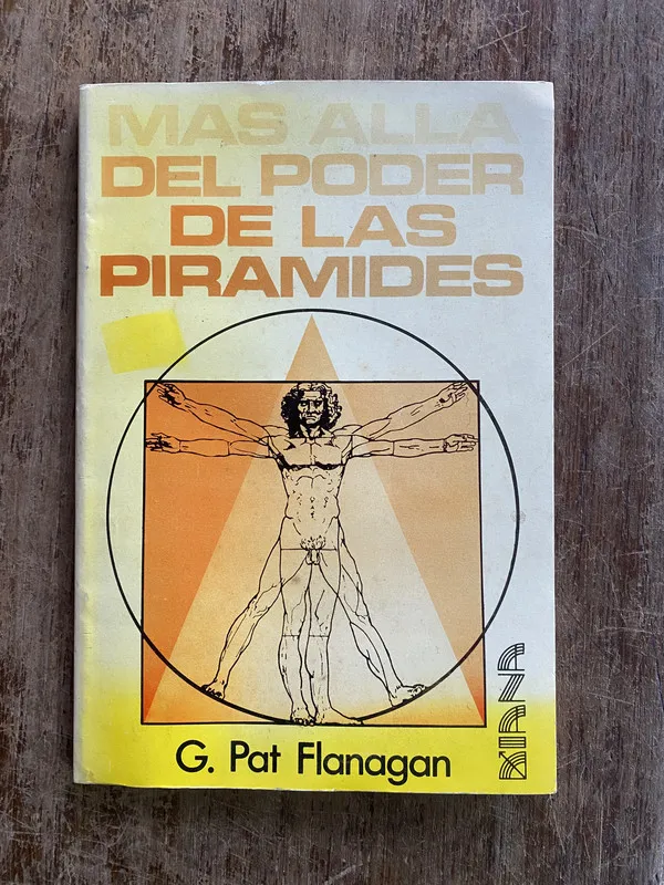 Tapa de Mas alla del poder de las piramides - Flanagan G. Pat (4y6)