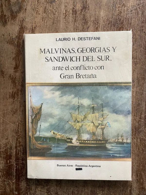 Malvinas Georgias y Sandwich del Sur - Destefani (4z2)