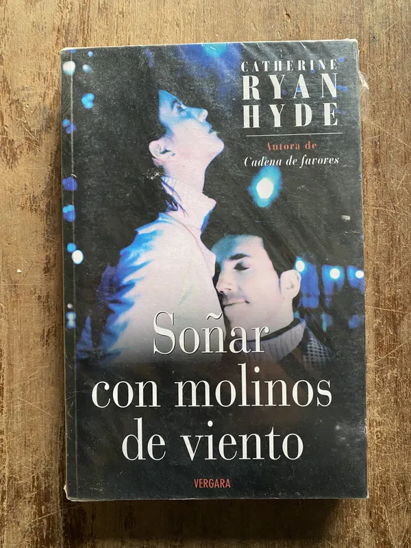 Tapa de Soñar con molinos de viento - Hyde Catherine Ryan (5f1)
