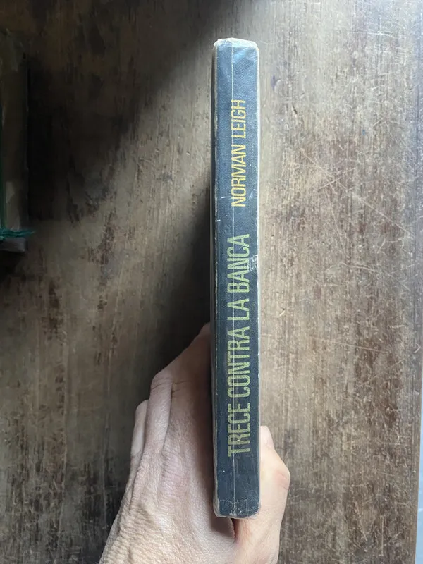 Trece contra la banca - Leigh, Norman (5e7)