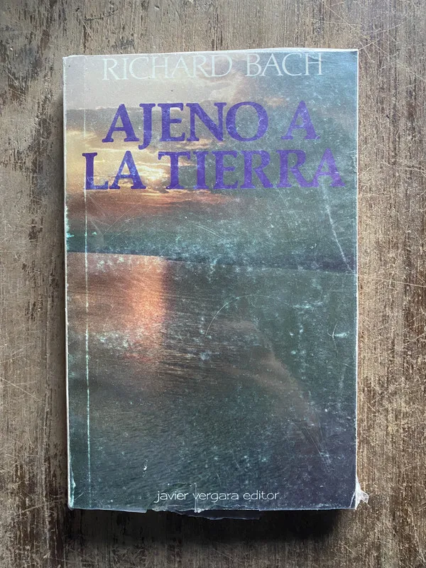 Ajeno a la Tierra - Bach, Richard (5e7)