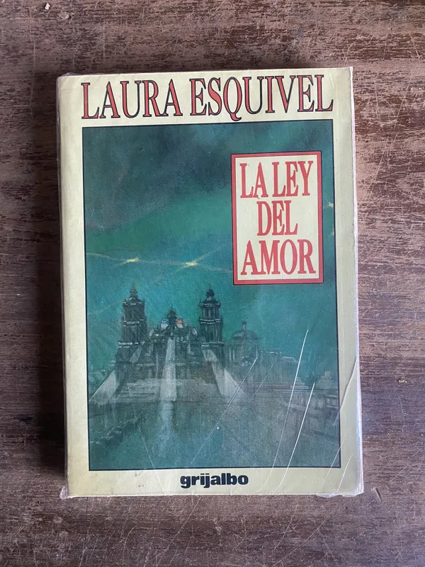 Tapa de La ley del amor - Esquivel Laura (5t5)