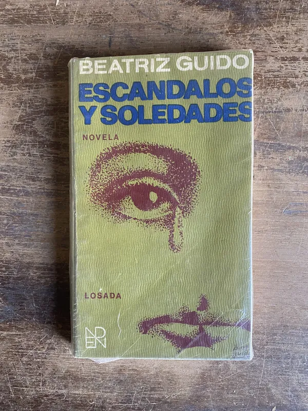 Escandalos y soledades - Guido Beatriz (4u0)