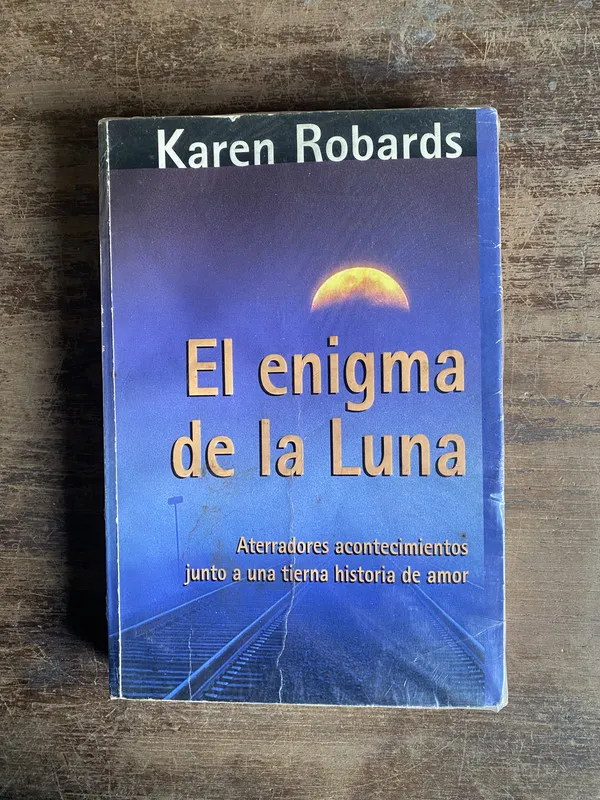 Tapa de El enigma de la Luna - Robards Karen (4n0)