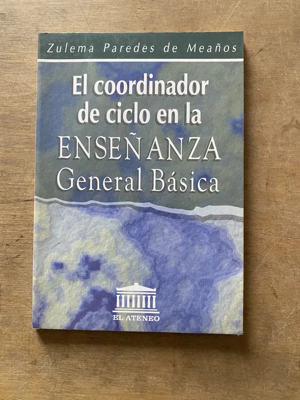 El coordinador de ciclo en la - Paredes de Meaños (3w3)